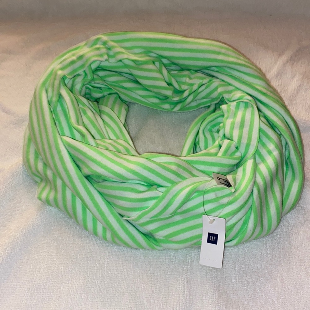 NWT GAP striped circle scarf